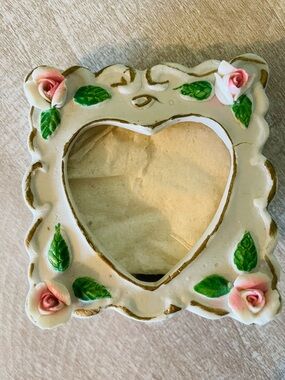 Vintage porcelain 3 inch heart picture frame with roses antique decor